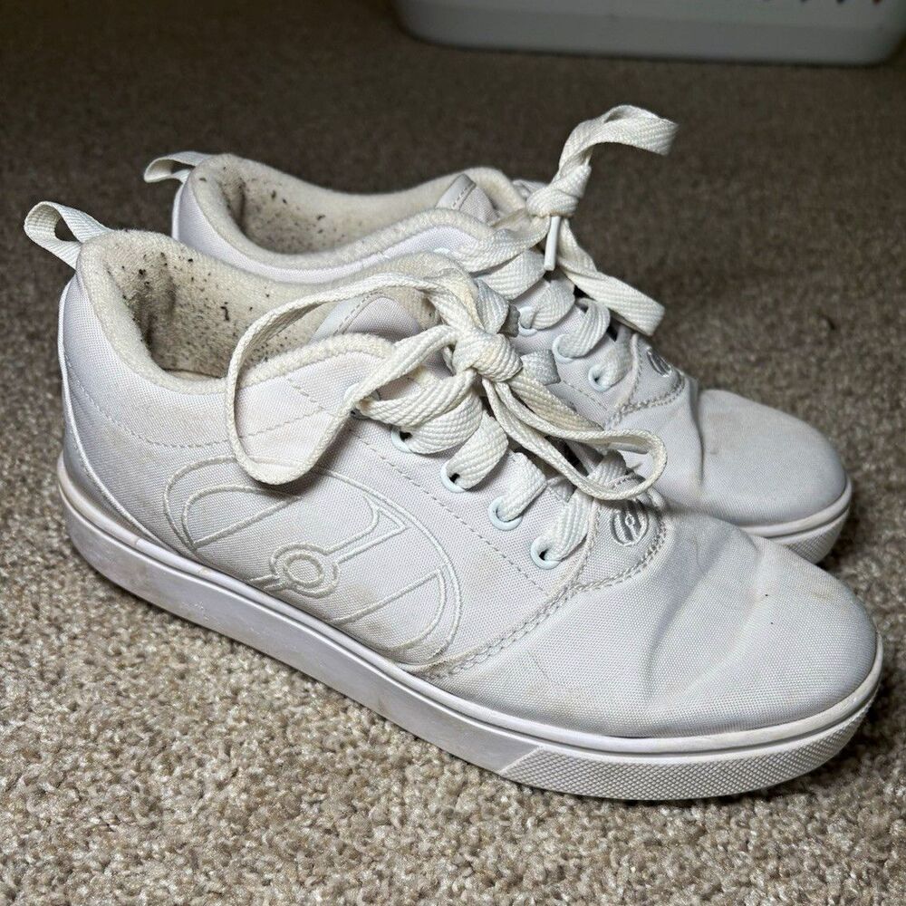 Heelys Women’s Low Top Lace Up Wheeled Sneaker White Solid Logo Size Youth 5